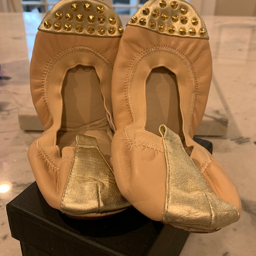 Yosi Samra ballet flat. Box and dust bag.